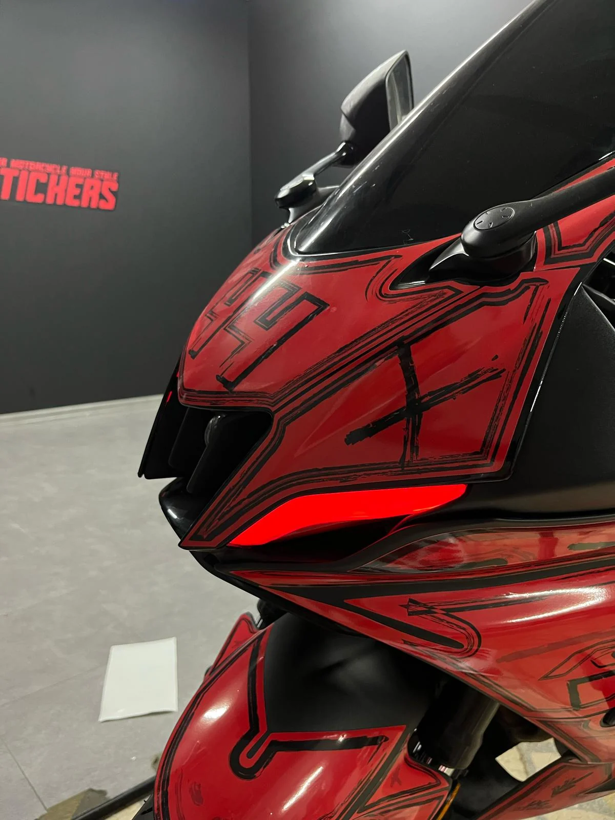Yamaha R7 2022-2024 Gündüz Far Sticker Kırmızı kaplama seti